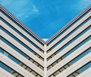 Preview wallpaper architecture, symmetry, minimalism, building, sky