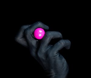 Preview wallpaper arm, ball, pink, black, contrast