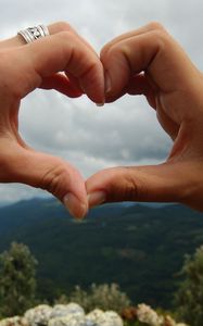 Preview wallpaper arms, couple, heart, kind, bracelets