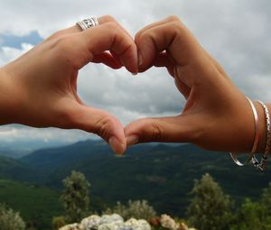 Preview wallpaper arms, couple, heart, kind, bracelets