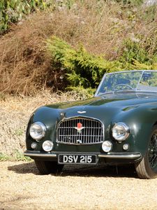 Preview wallpaper aston martin, 1952, retro, green, front view, style, cars, grass, shrubs