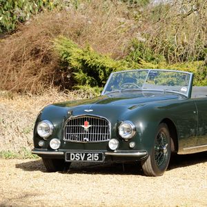 Preview wallpaper aston martin, 1952, retro, green, front view, style, cars, grass, shrubs