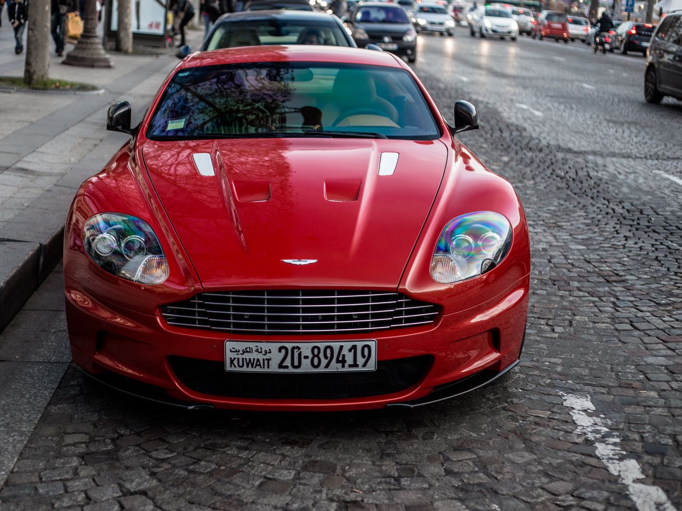 1400x1050 Wallpaper aston martin, car, red, front view