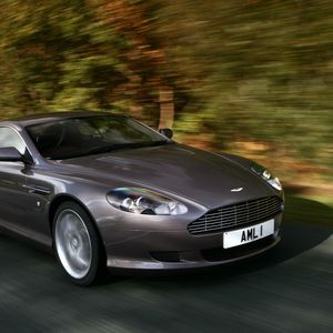 Preview wallpaper aston martin, db9, 2004, gray side view, style, cars, speed, trees, asphalt