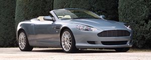 Preview wallpaper aston martin, db9, 2004, blue, side view, style, cars, shrubs