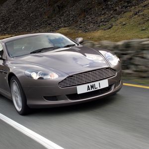 Preview wallpaper aston martin, db9, 2004, gray, front view, style, sports, cars, speed, asphalt