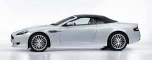 Preview wallpaper aston martin, db9, 2008, white, side view, style, cars