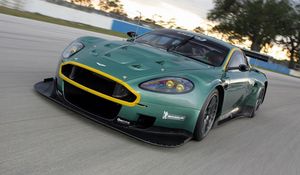 Preview wallpaper aston martin, dbr9, 2005, green, front view, style, cars, sports, speed, trees