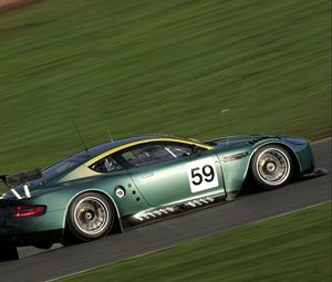 Preview wallpaper aston martin, dbr9, 2005, green, side view, style, sports, cars, speed, grass