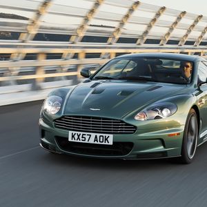 Preview wallpaper aston martin, dbs, 2008, green, front view, cars, speed