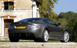 Preview wallpaper aston martin, dbs, 2008, gray, rear view, car, house, trees