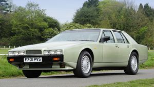 Preview wallpaper aston martin, lagonda, 1987, green, front view, retro, trees