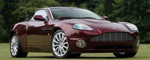 Preview wallpaper aston martin, v12, vanquish, 2001, burgundy, side view, cars, nature