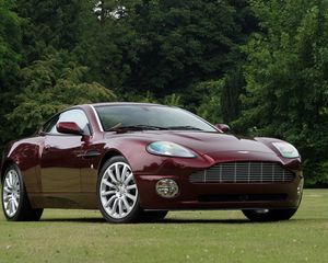 Preview wallpaper aston martin, v12, vanquish, 2001, burgundy, side view, cars, nature