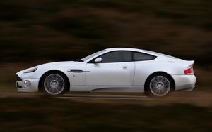 Preview wallpaper aston martin, v12, vanquish, 2004, white, side view, cars, speed