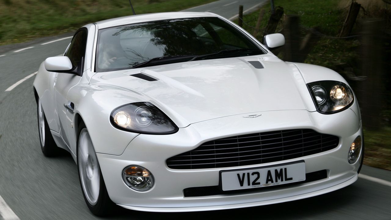 Wallpaper aston martin, v12, vanquish, 2004, white, front view, cars, nature