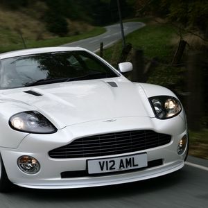 Preview wallpaper aston martin, v12, vanquish, 2004, white, front view, cars, nature
