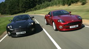 Preview wallpaper aston martin, v12, vanquish, 2004, black, red, front view, cars, speed