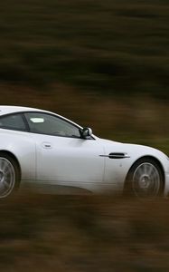 Preview wallpaper aston martin, v12, vanquish, 2004, white, side view, speed