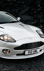 Preview wallpaper aston martin, v12, vanquish, 2004, white, front view, auto