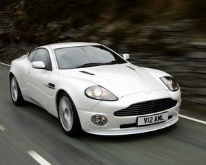 Preview wallpaper aston martin, v12, vanquish, 2004, white, front view, cars, speed