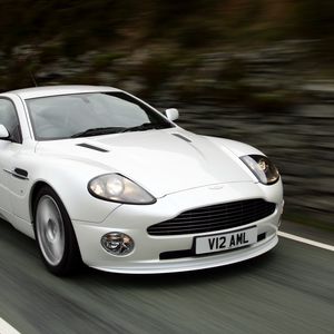 Preview wallpaper aston martin, v12, vanquish, 2004, white, front view, cars, speed