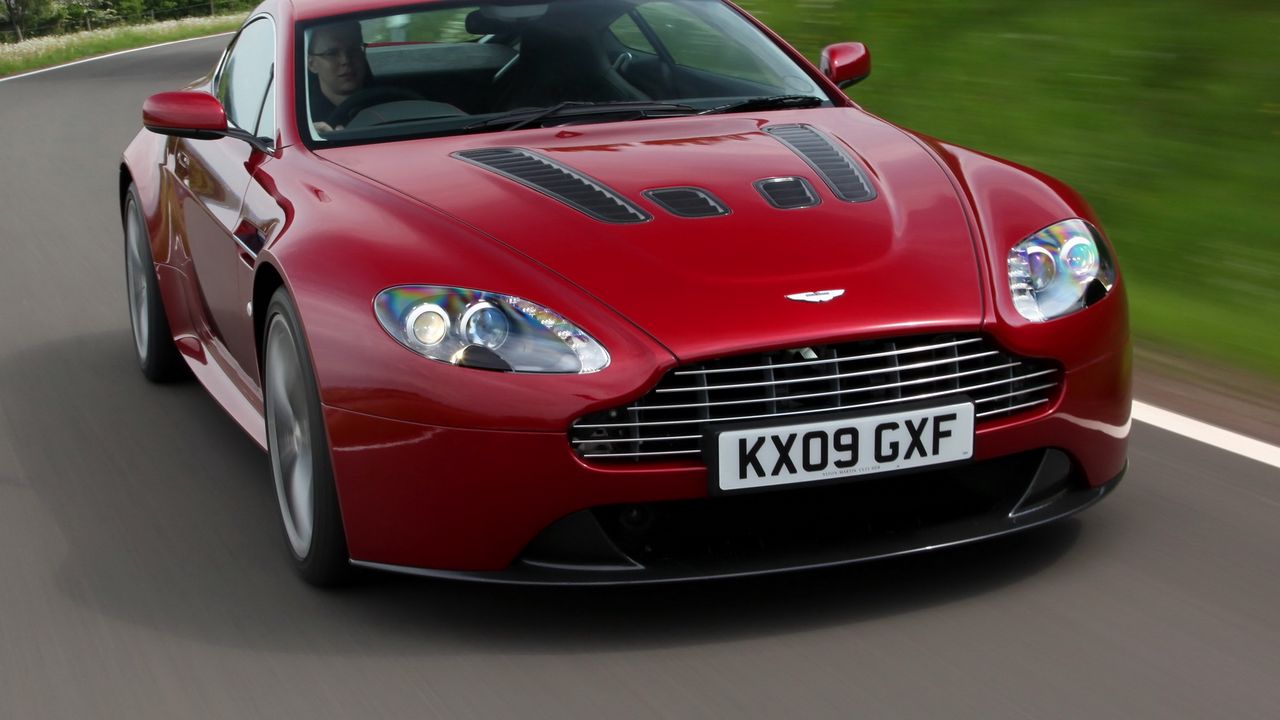 Wallpaper aston martin, v12, zagato, 2012, red, front view, cars, style, speed, nature