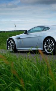 Preview wallpaper aston martin, v12, zagato, 2009, side view, silver metallic, sport, grass, cars