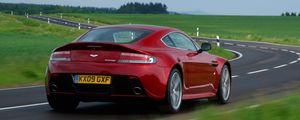 Preview wallpaper aston martin, v12, zagato, 2009, red, rear view, cars, track, speed