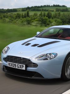 Preview wallpaper aston martin, v12, zagato, 2009, front view, metallic blue, speed, style, cars, nature