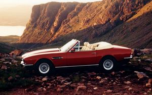 Preview wallpaper aston martin, v8, 1977, red, side view, cabriolet, auto, nature