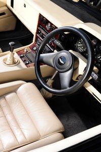 Preview wallpaper aston martin, v8, 1988, salon, interior, steering wheel, speedometer