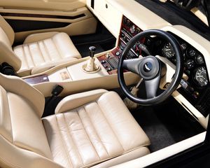 Preview wallpaper aston martin, v8, 1988, salon, interior, steering wheel, speedometer