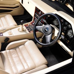 Preview wallpaper aston martin, v8, 1988, salon, interior, steering wheel, speedometer