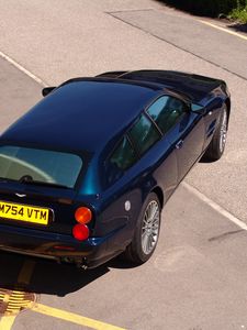 Preview wallpaper aston martin, v8, 2005, blue, top view, style, asphalt