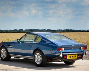 Preview wallpaper aston martin, v8, saloon, 1972, blue, rear view, car, nature