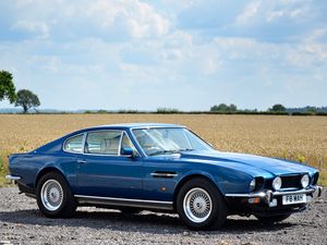 Preview wallpaper aston martin, v8, saloon, 1972, blue, side view, cars, sky