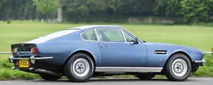 Preview wallpaper aston martin, v8, saloon, 1972, blue, side view, retro, nature