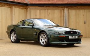 Preview wallpaper aston martin, v8, vantage, 1993, green, side view, style