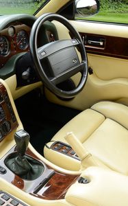 Preview wallpaper aston martin, v8, vantage, 1993, beige, salon, interior, steering wheel