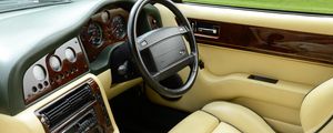 Preview wallpaper aston martin, v8, vantage, 1993, beige, salon, interior, steering wheel