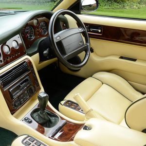 Preview wallpaper aston martin, v8, vantage, 1993, beige, salon, interior, steering wheel