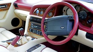 Preview wallpaper aston martin, v8, vantage, 1993, salon, interior, steering wheel, speedometer