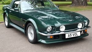 Preview wallpaper aston martin, v8, vantage, 1984, green, front view, auto