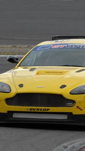 Preview wallpaper aston martin, v8, vantage, 2009, yellow, front view, style, asphalt