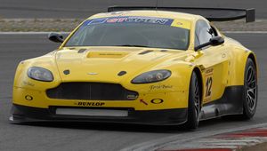 Preview wallpaper aston martin, v8, vantage, 2009, yellow, front view, style, asphalt