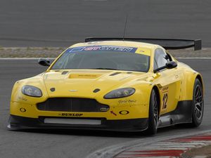 Preview wallpaper aston martin, v8, vantage, 2009, yellow, front view, style, asphalt