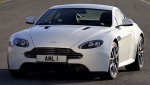 Preview wallpaper aston martin, v8, vantage, 2011, white, front view, auto