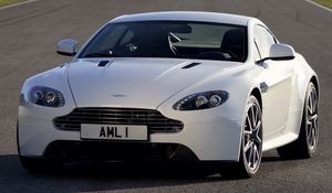 Preview wallpaper aston martin, v8, vantage, 2011, white, front view, auto