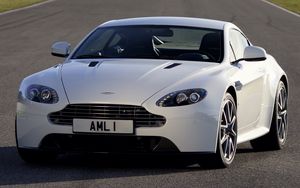 Preview wallpaper aston martin, v8, vantage, 2011, white, front view, auto